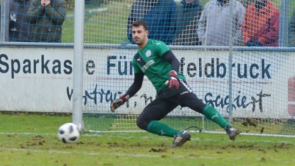 Georgios Blantis hält den Sieg für Oberweikertshofen fest. F: Metzler
