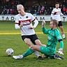 Mit vollem Körpereinsatz: Tobias Vogl hütet auch nächste Saison das Tor des 1. FC Bad Kötzting.