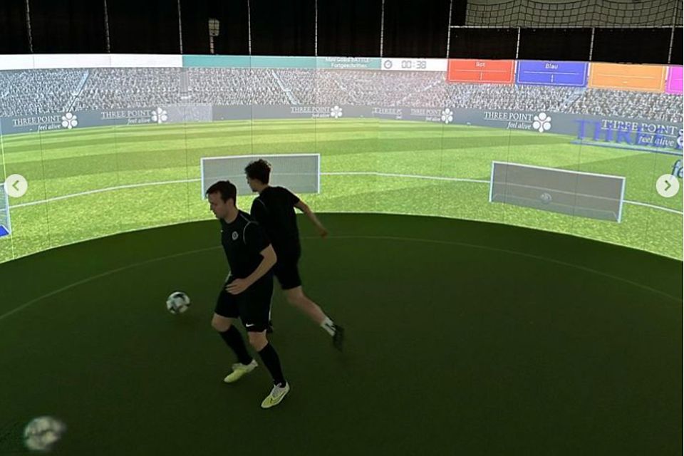 Der FC Herrliberg mit digitalem Fussballspiel in der Fabrik 11 in Winterthur