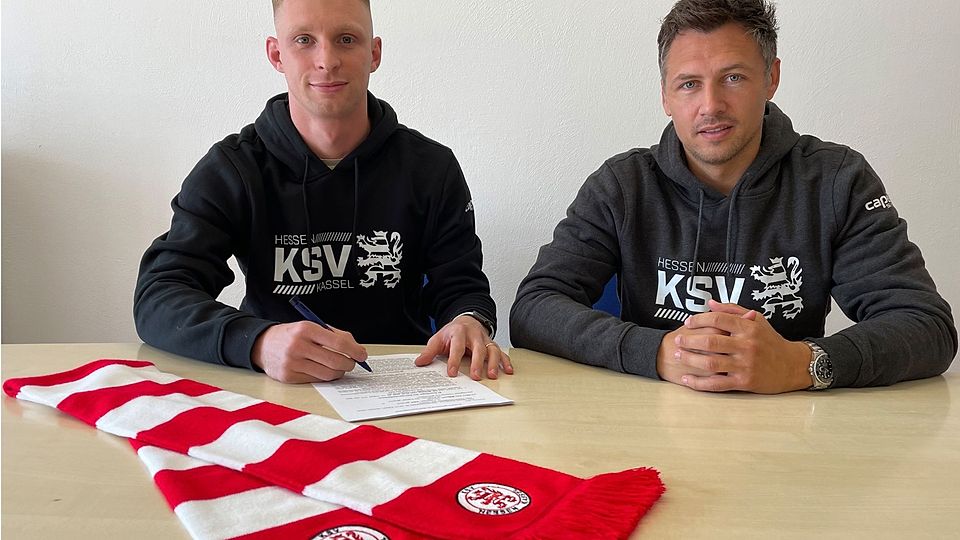 Alexander Mißbach (li.) bleibt auch in der neuen Saison 2024/25 ein Löwe. Im Bild mit KSV-Geschäftsführer Sören Gonther