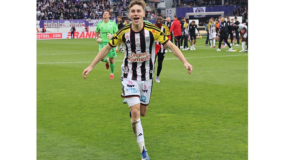 Der zweifache tschechische Nationalspieler unterschrieb einen Vertrag für drei Jahre.