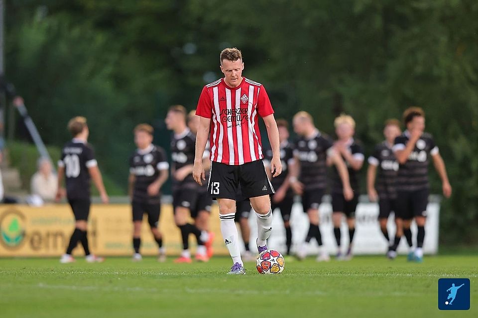 Auch im 12. Spiel jubelt nur der Gegner: Der TSV Nürnberg Buch um Philipp Lang (vorne) ist weiterhin sieglos. 