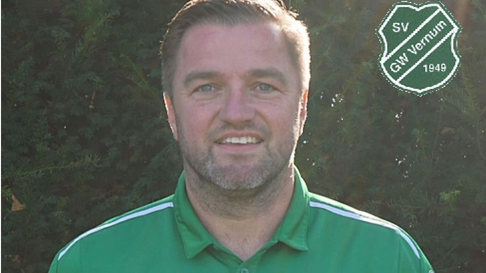 Grün-Weiß Vernum träumt um Trainer Sascha Heigl von der Bezirksliga. 