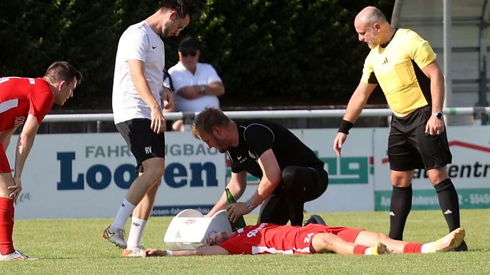 Nach Behandlungen auf dem Feld muss ein Spieler künftig eine Minute vom Platz.