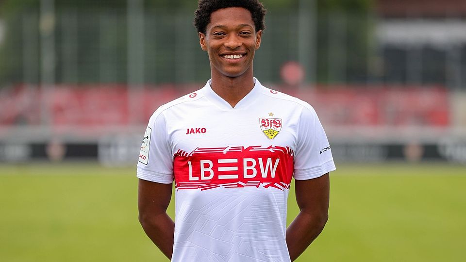 Peter Reinhardt wird für ein Jahr vom VfB Stuttgart II an den FV Illertissen verliehen.