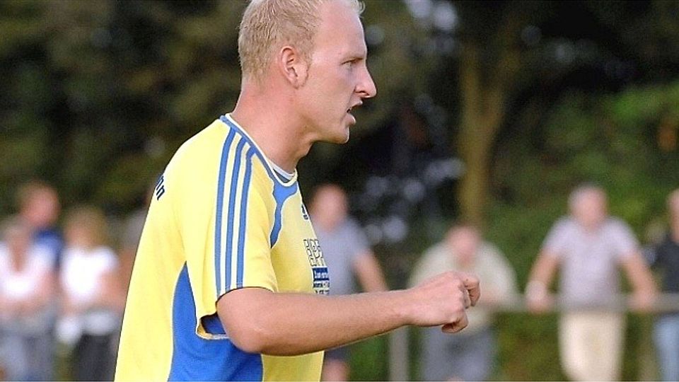 Schon seit etlichen Jahren ein gewohntes Bild: Thomas Geke im gelb-blauen Dress des TSV Öschelbronn Foto (Archiv): Schmidt