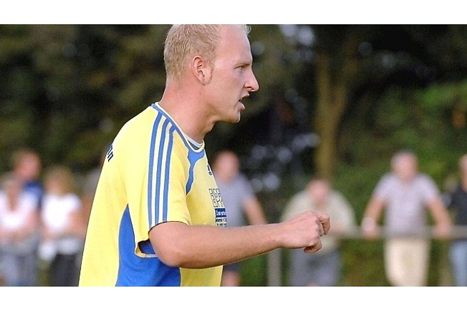 Schon seit etlichen Jahren ein gewohntes Bild: Thomas Geke im gelb-blauen Dress des TSV Öschelbronn Foto (Archiv): Schmidt