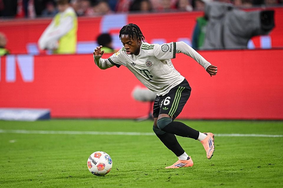 Wisdom Mike gab vor rund einem Monat sein Bundesliga-Debüt gegen Werder Bremen. Der nächste Einsatz muss vorerst warten. Im Falle einer erfolgreichen U17-WM stünde Mike den Bayern mehrere Wochen nicht zur Verfügung. Wisdom Mike gab vor rund einem Monat sein Bundesliga-Debüt gegen Werder Bremen. Der nächste Einsatz muss vorerst warten. Im Falle einer erfolgreichen U17-WM stünde Mike den Bayern mehrere Wochen nicht zur Verfügung.