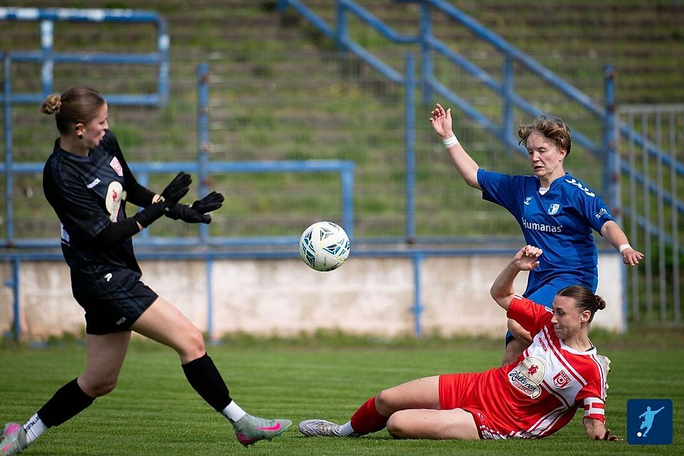 Kapitänin Lilly Freitag (r.) und die Frauen des Halleschen FC werden im Rückspiel der Regionalliga-Relegation wieder alles reinwerfen. Kapitänin Lilly Freitag (r.) und die Frauen des Halleschen FC werden im Rückspiel der Regionalliga-Relegation wieder alles reinwerfen.