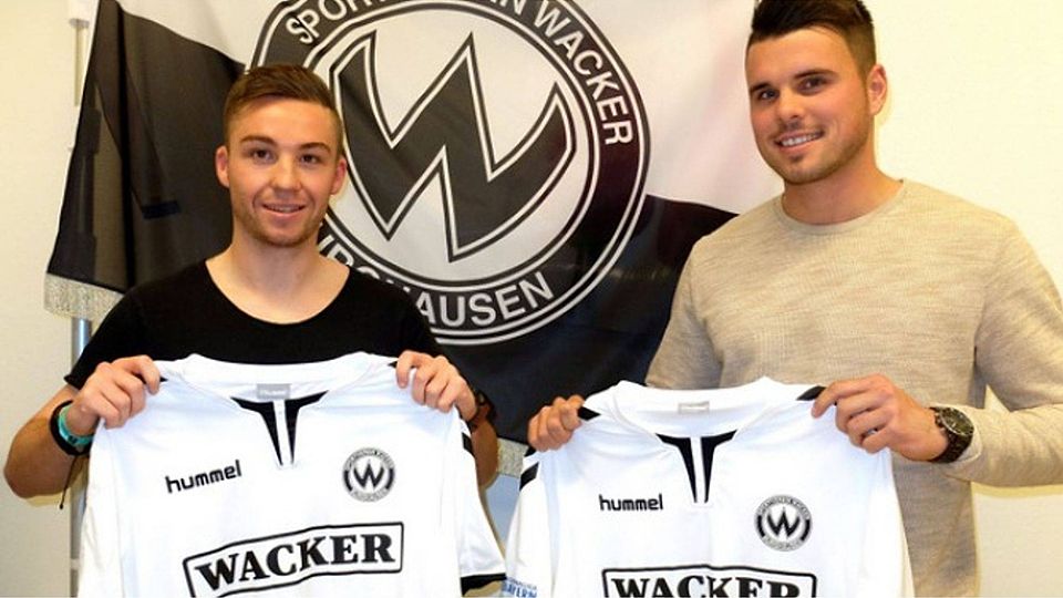 Manuel Omelanowsky (li.) und Tobias Janietz tragen ab der kommenden Spielzeit das Trikot des SV Wacker. F.:SV Wacker