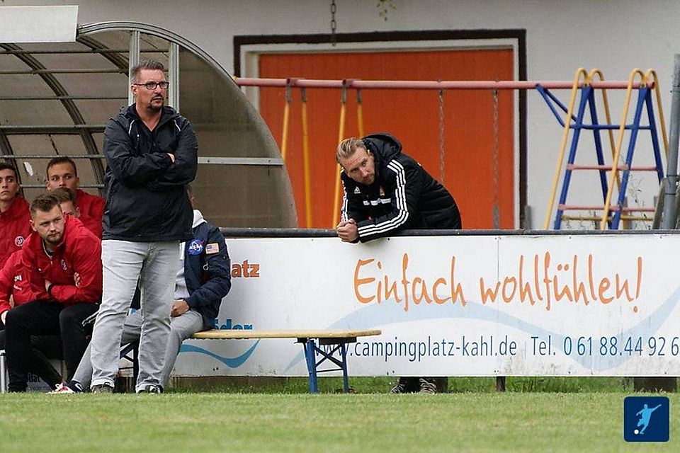 Kahls Verantwortliche Andre Kasiow (links; Fußballchef) und Nils Noe (Trainer) blicken sorgenvoll der Rest-Saison entgegen - wegen der vielen Nachholspiele und wegen der Tabellensituation.
