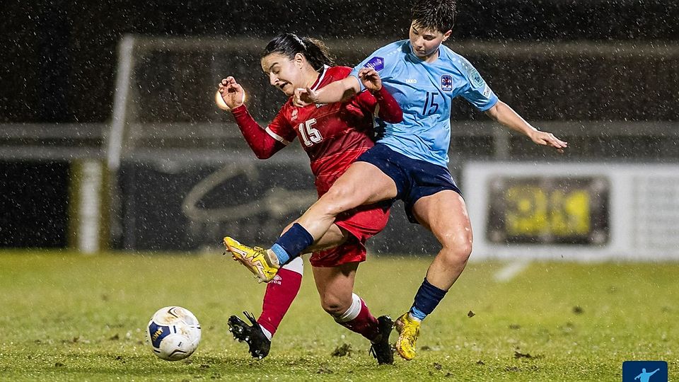 Eine Szene aus dem Hinspiel