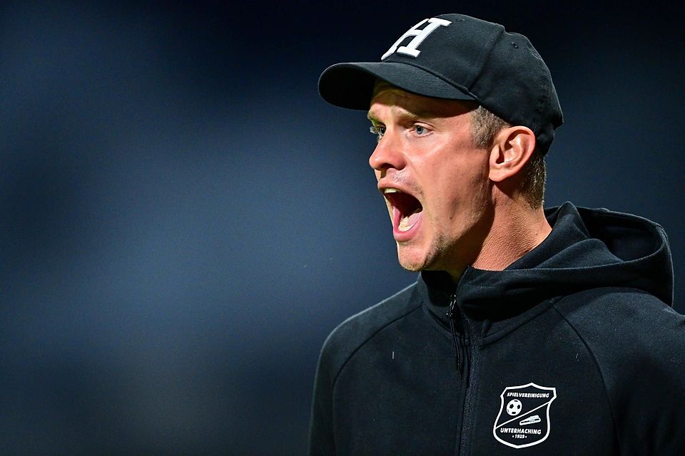 Unterhaching-Coach Bender war mit dem Auftritt seiner Mannschaft nicht einverstanden.