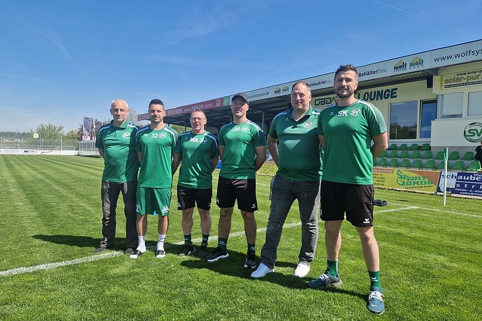 Das künftige Schaldinger Trainerteam, dem auch Kultspieler Markus Gallmaier (zweiter von links) angehören wird