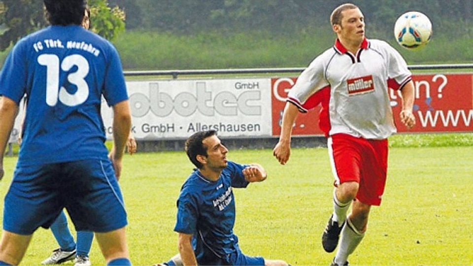 Die erste Hürde ist übersprungen: Maximilian Obermaier und der SV Hohenkammer haben gegen Türk Neufahrn die Relegation erreicht. FOTO: BAUER