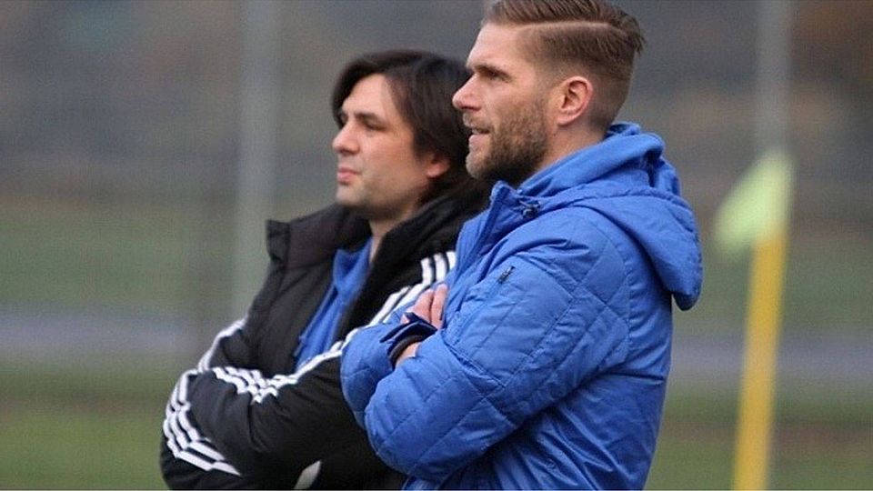 Erfolgreiches Gespann: Bastian Jost (r.) coacht den Spitzenreiter zusammen mit Michael Radtke (l.).