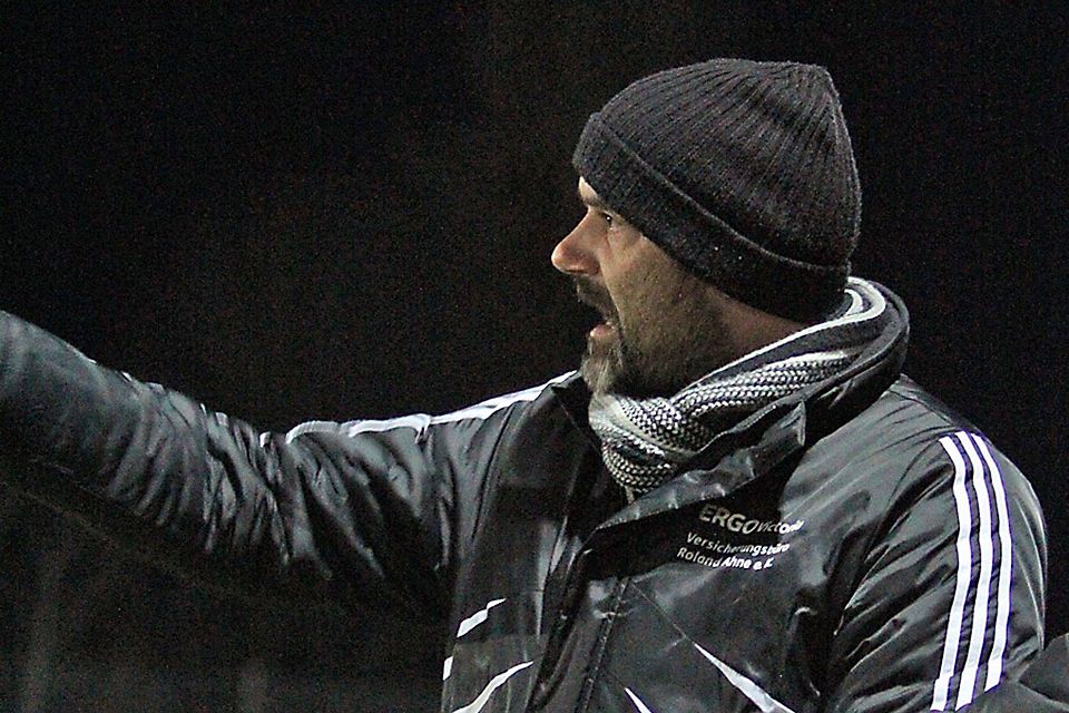 Er dirigiert wieder den TSV Mindelheim: Marcus Eder ist seit Dezember wieder Trainer der Bezirksliga-Mannschaft.  Foto: Andreas Lenuweit