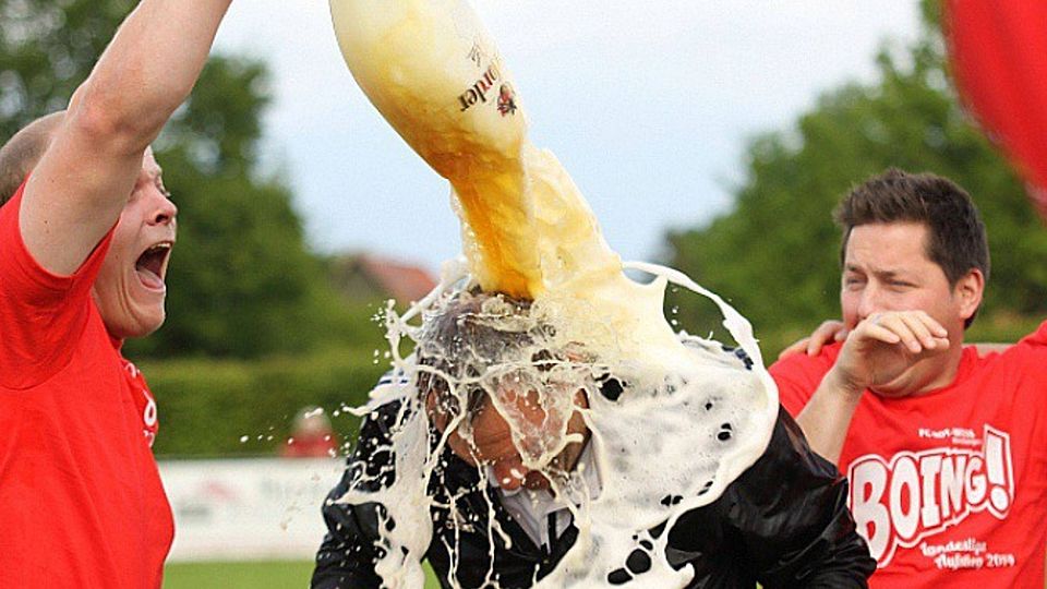 Wird es auch weiterhin geben: Die obligatorische Bierdusche nach einer erfolgreichen Saison.