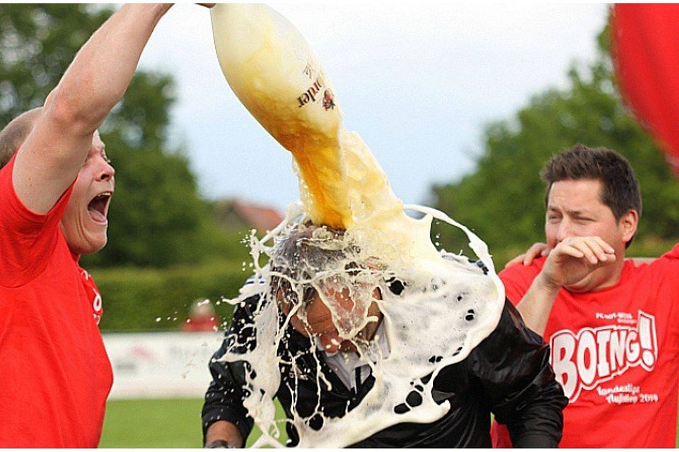 Wird es auch weiterhin geben: Die obligatorische Bierdusche nach einer erfolgreichen Saison.
