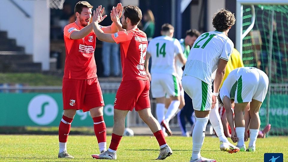 Nach 0:2 noch 2:2: Patrick Choroba (li.) und Brian Wagner zeigten in Fürth-Burgfarrnbach Kämpferherz. Klar ist aber auch: Das allein wird nicht reichen, es müssen Siege her - am besten schon am Dienstag gegen Eichstätt.