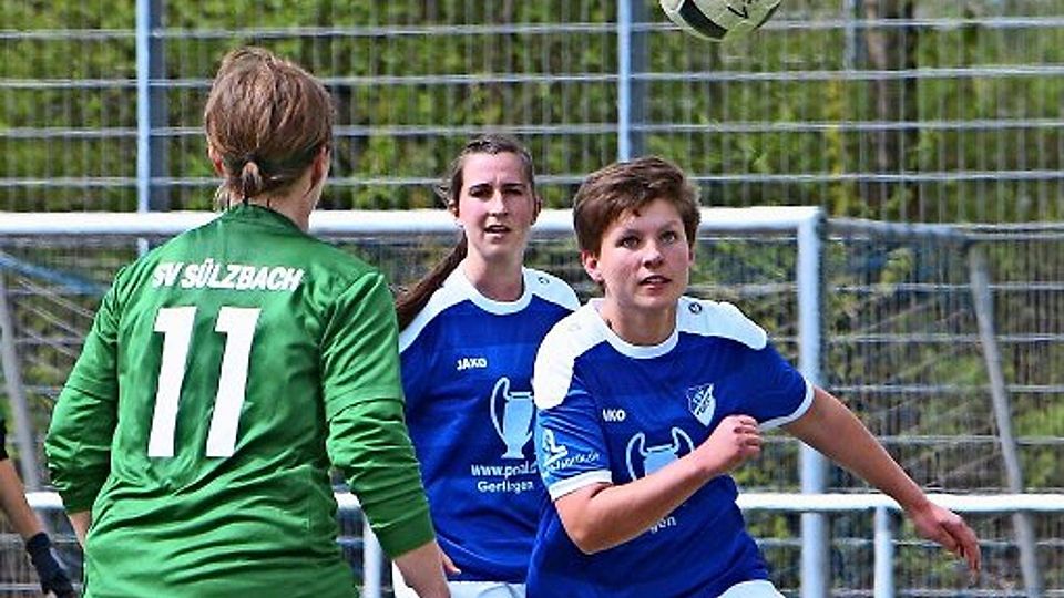 Ab  sofort  heißt   es    für die  Münchingerinnen  (rechts  Denise Heidt),      gegen  die  Konkurrenz     aus  der   Verbandsliga    zu bestehen.  Foto: Andreas Gorr