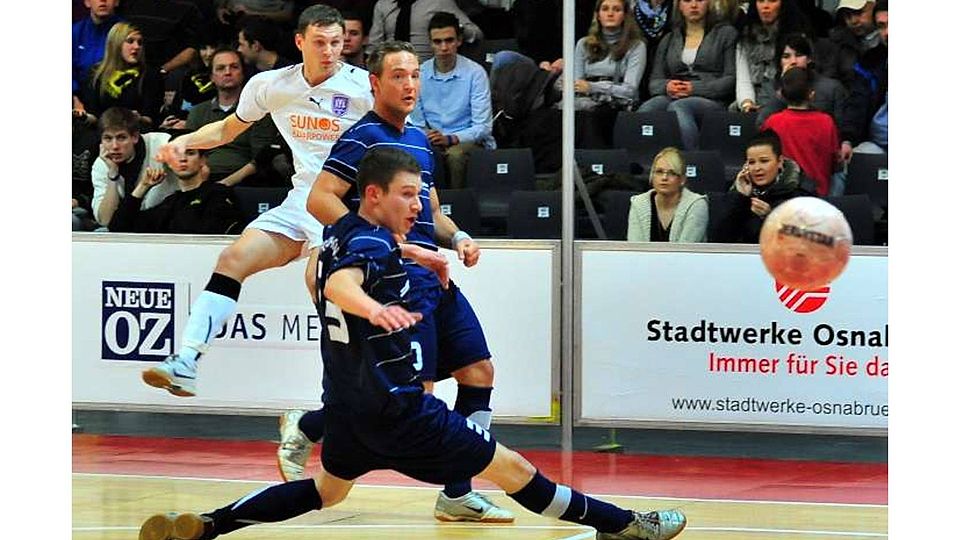 Schon gegen den VfL Osnabrück II aktiv: Der Verein FC Lokomotive Osnabrück (hier beim Vetter-Cup 2010, in Blau). Foto: Kemme