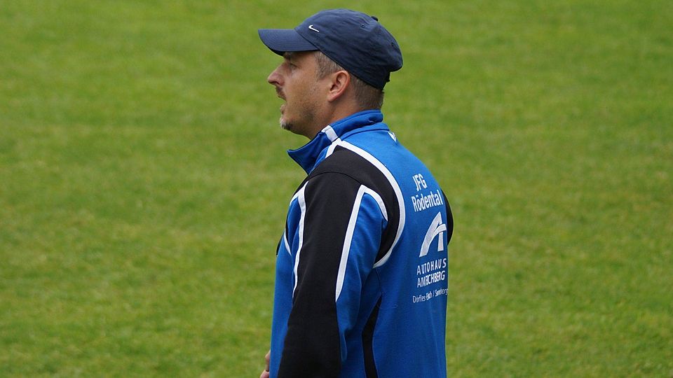 Thomas Schulz trainiert in der kommenden Saison den TSV Grub am Forst.    Fotos: Dellert