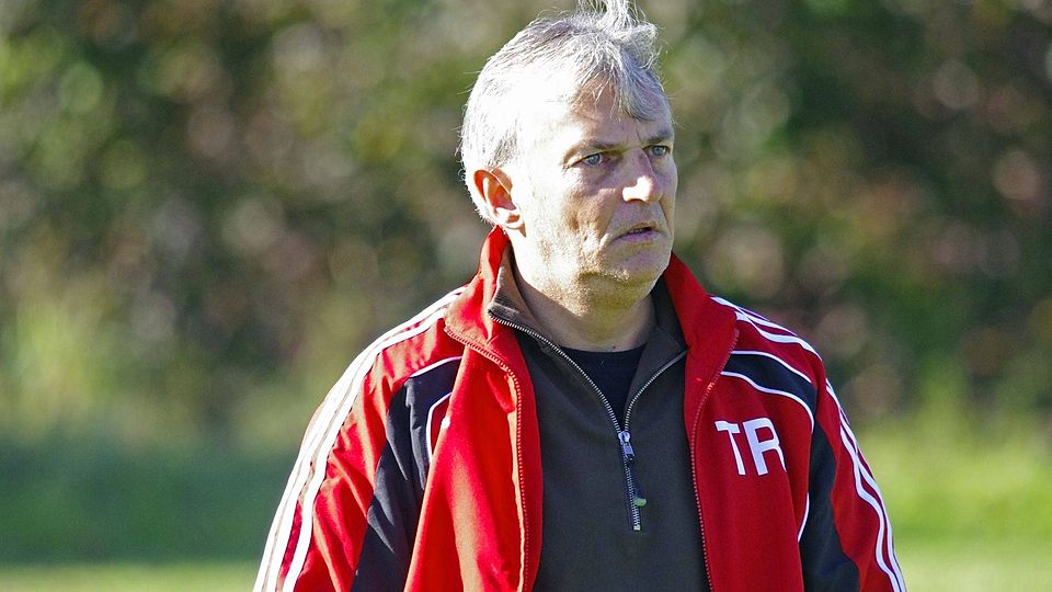 Sünchings neuer Trainer Uwe Ostermeier möchte mit dem Abstieg nichts zu tun haben. Foto: Schmautz