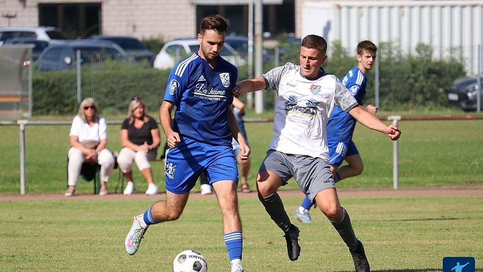 Die Spieler der SG Mosbach/Radheim im Zweikampf gegen die SG Bad König/Zell.