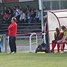 F: Heist CSC 03-Trainer Lothar Alexi (links stehend) gewann heute bei der TSG Wattenbach - seinen Ex-Verein. Damit bleibt der ambitionierte Aufsteiger dem FC Bosporus auf den Fersen.