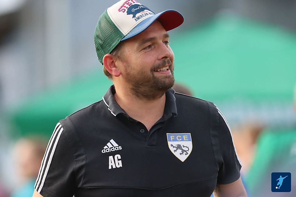 Seit dieser Saison ist Andreas "Wuze" Gründl als Trainer der B-Junioren aktiv mit Unterstützung seiner beiden Co-Trainer Waldemar Wilk und Luca Wimmer. Neben dem Trainertrio hat man mit Roman Prinzhaus einen modernen Torwarttrainer für die A und B-Junioren gewinnen können. Seit dieser Saison ist Andreas "Wuze" Gründl als Trainer der B-Junioren aktiv mit Unterstützung seiner beiden Co-Trainer Waldemar Wilk und Luca Wimmer. Neben dem Trainertrio hat man mit Roman Prinzhaus einen modernen Torwarttrainer für die A und B-Junioren gewinnen können.