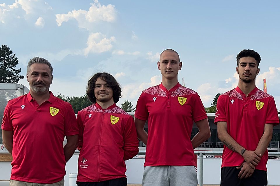 Von links: Trainer Joachim Sperker, Alessio Pisanelli, Kristian Saar, Dogan Soysal | Foto: Verein
