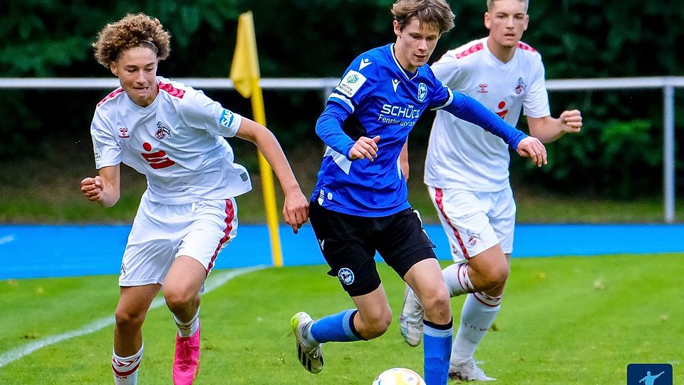 Der Nachwuchs des 1. FC Köln ist schon am Freitagabend im Einsatz.