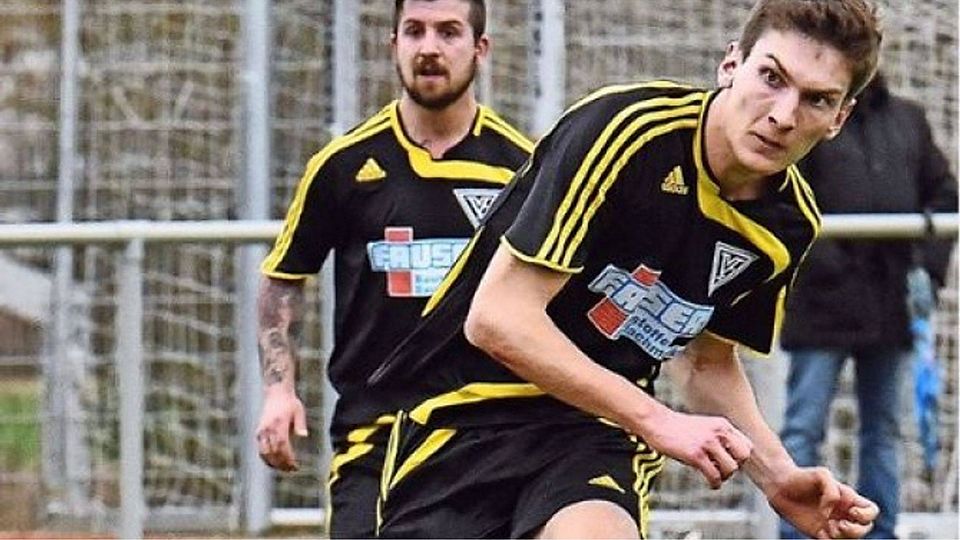 Auch das noch: bei ihrer 1:4-Pleite in Buch hatten die Echterdinger Fußballer die verletzungsbedingten Ausfälle von Meksud Colic und Simon Lechleitner (vorne im Bild) zu beklagen. Foto: Archiv Günter Bergmann