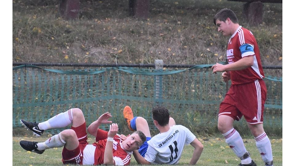 Der SV Nieder-Moos legte nach einer torlosen Hälfte gegen den SV Herolz II richtig los – und feierte einen Kantersieg.