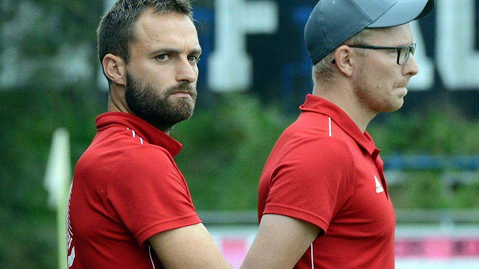 Fabian Bauer (li.) und Reiner Großberger trainieren weiterhin den SC Großschwarzenlohe - und sind für einen Saisonabbruch. 