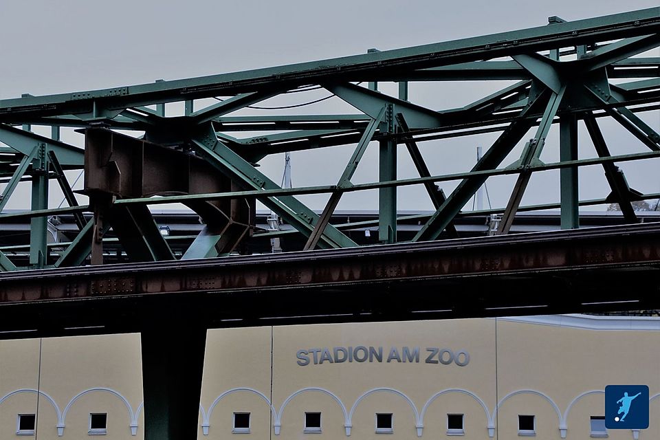 Im Stadion am Zoo schreiten die Sanierungsarbeiten gut voran.