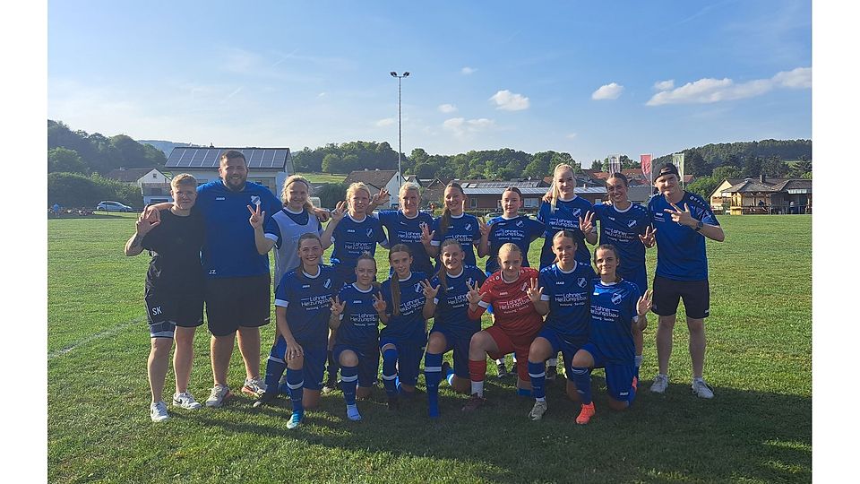 Zweites Spiel - zweiter Sieg - die Mannschaft des TuS Viktoria Großenenglis