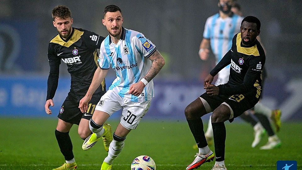 Maxi Wolfram (Mitte) hat den TSV 1860 München verlassen.