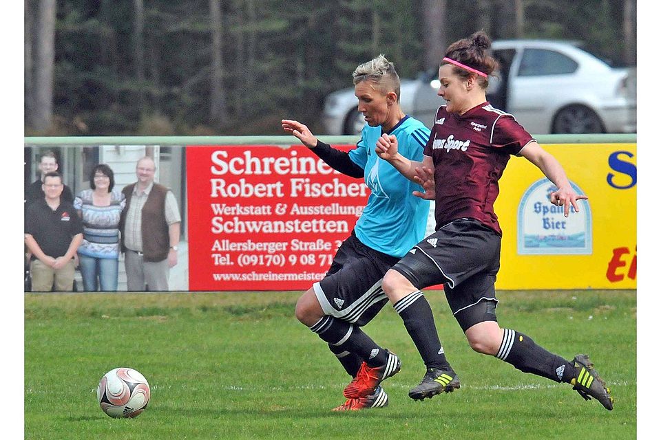 Im April spielten der SV Leerstetten II und der TSV Pfaffenhofen noch gegeneinander, nun läuft die Trennlinie der beiden mittelfränkischen Bezirksligen durch die Sportplätze der Nachbarn. Foto: Robert Schmitt
