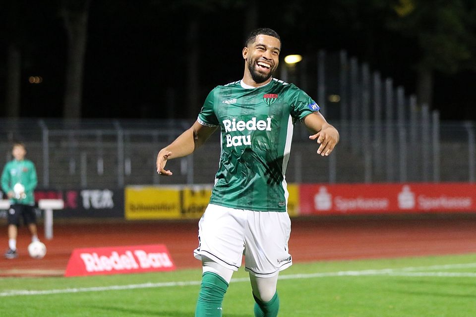 Tore? Egal von wo: Prodanović spielt in Schweinfurt als Außenverteidiger, auf der Schiene oder auf Außen. Tore? Egal von wo: Prodanović spielt in Schweinfurt als Außenverteidiger, auf der Schiene oder auf Außen.