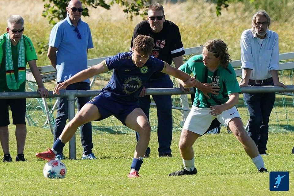 Der SV Hummetroth II und SV DJK Viktoria Dieburg stehen sich am Mittwochabend zum Entscheidungsspiel gegenüber. Der SV Hummetroth II und SV DJK Viktoria Dieburg stehen sich am Mittwochabend zum Entscheidungsspiel gegenüber.
