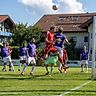 Hart umkämpft war nicht nur der Strafraum der SpVgg Altenerding beim Heimspiel des SV Miesbach (in Rot).