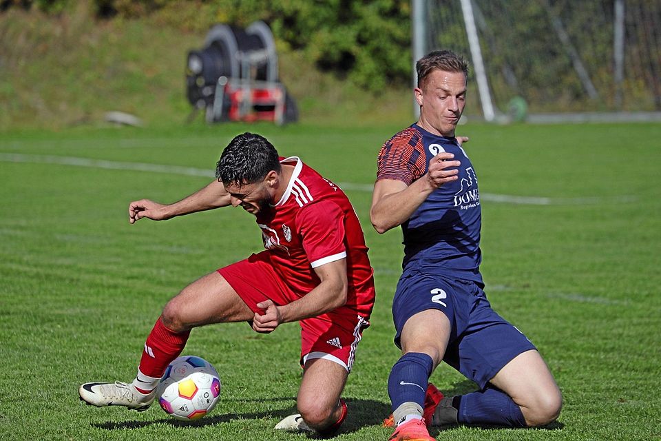 Saffet Yildirim (links) und der TSV Merching verloren gegen Maximilian Altmann und die SpVgg Langerringen erstmals.