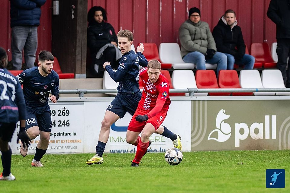 Matteo Nelissen (vorne) und City besiegten Steinsel mit 2:0 