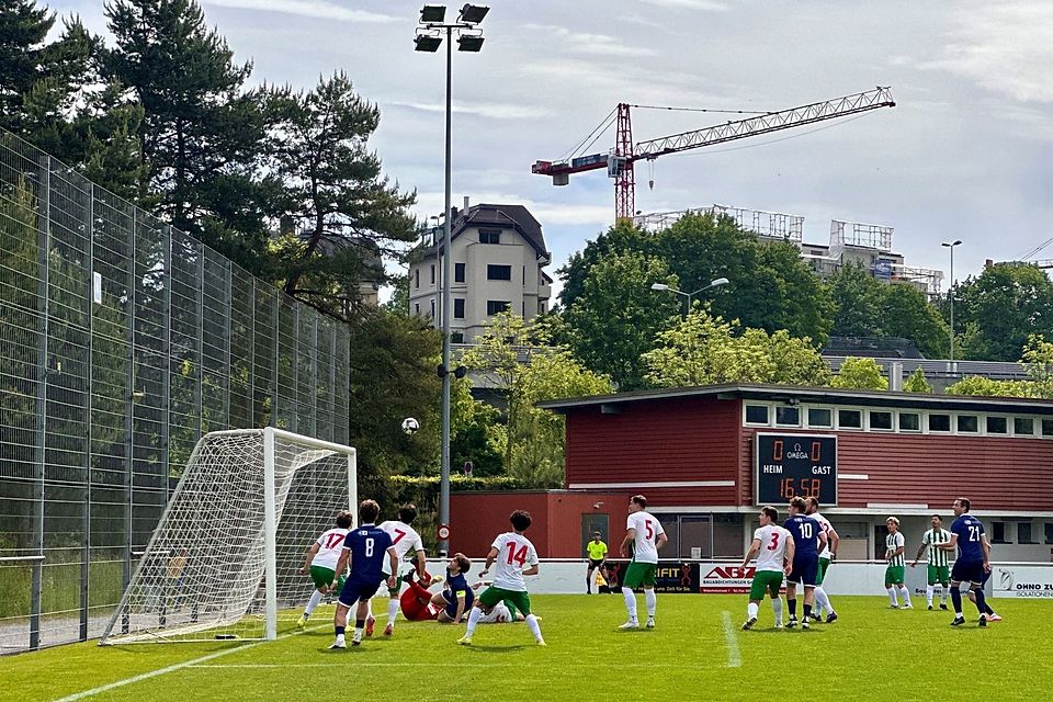 Red Star 2 in Bedrängnis, aber Ende aber gewinnt man 2:1. Red Star 2 in Bedrängnis, aber Ende aber gewinnt man 2:1.