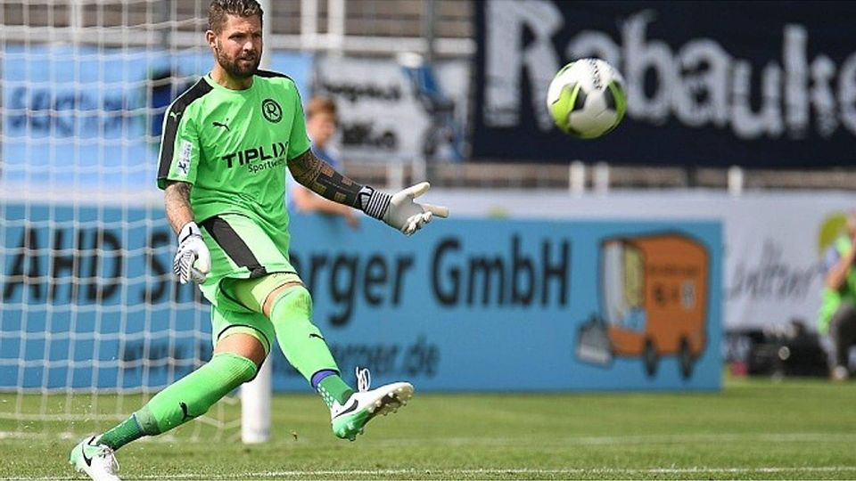 Das Spiel gegen seinen Herzensverein den TSV 1860 München war Süßmaiers letzter Auftritt für Rosenheim. FOTO: Sven Leifer