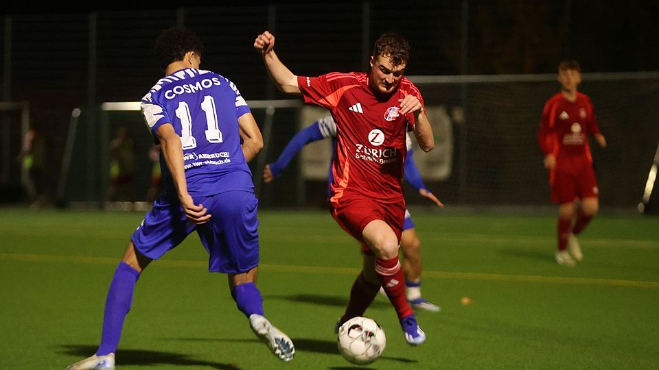 Mit vollem Einsatz zum verdienten Punkt: Nils Kiesewetter (rechts) und die Tarforster zeigten Cosmos Koblenz die Stirn und rangen dem Favoriten ein Unentschieden ab. 