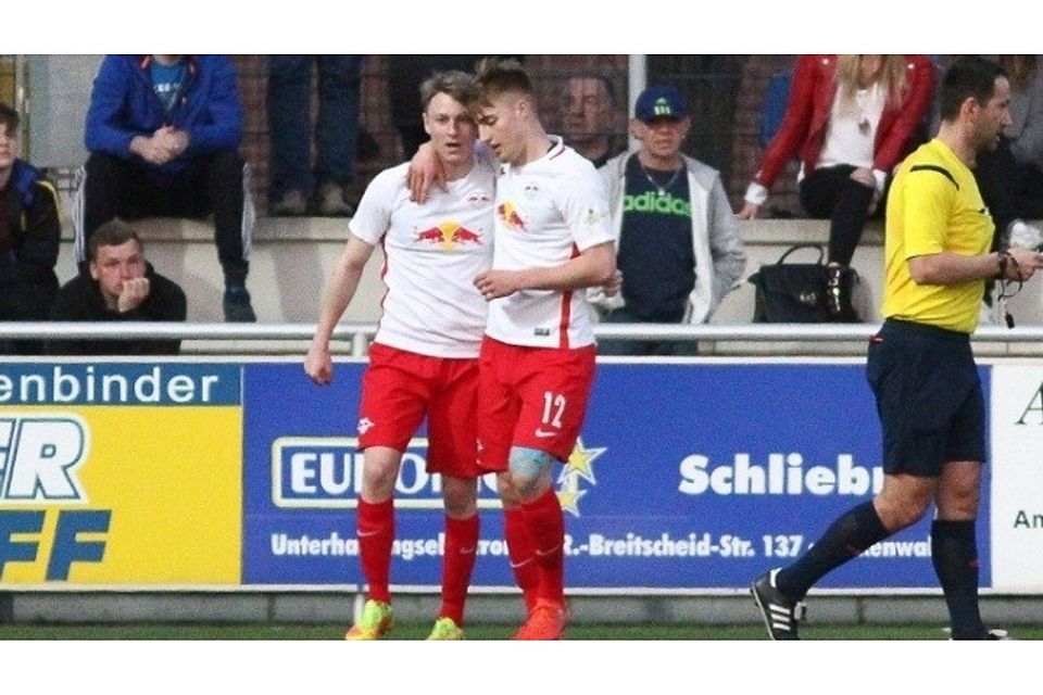Möchte sich bald über Tore für den KFC Uerdingen freuen: Joshua Endres (l.). F: Sven Bock