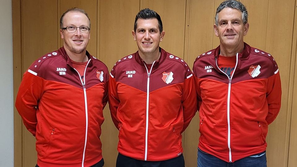 Von links nach rechts: Matthias Wolf (Abteilungsleiter Fußball), Michael Kettl (Spielertrainer) und Martin Bauer (Sportlicher Leiter).